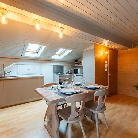 Super Attico Con Wi-fi & Parcheggio In Giardino Apartment *