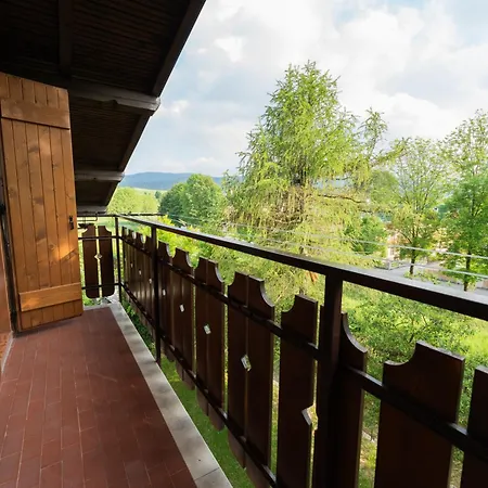 Super Attico Con Wi-fi & Parcheggio In Giardino Apartment